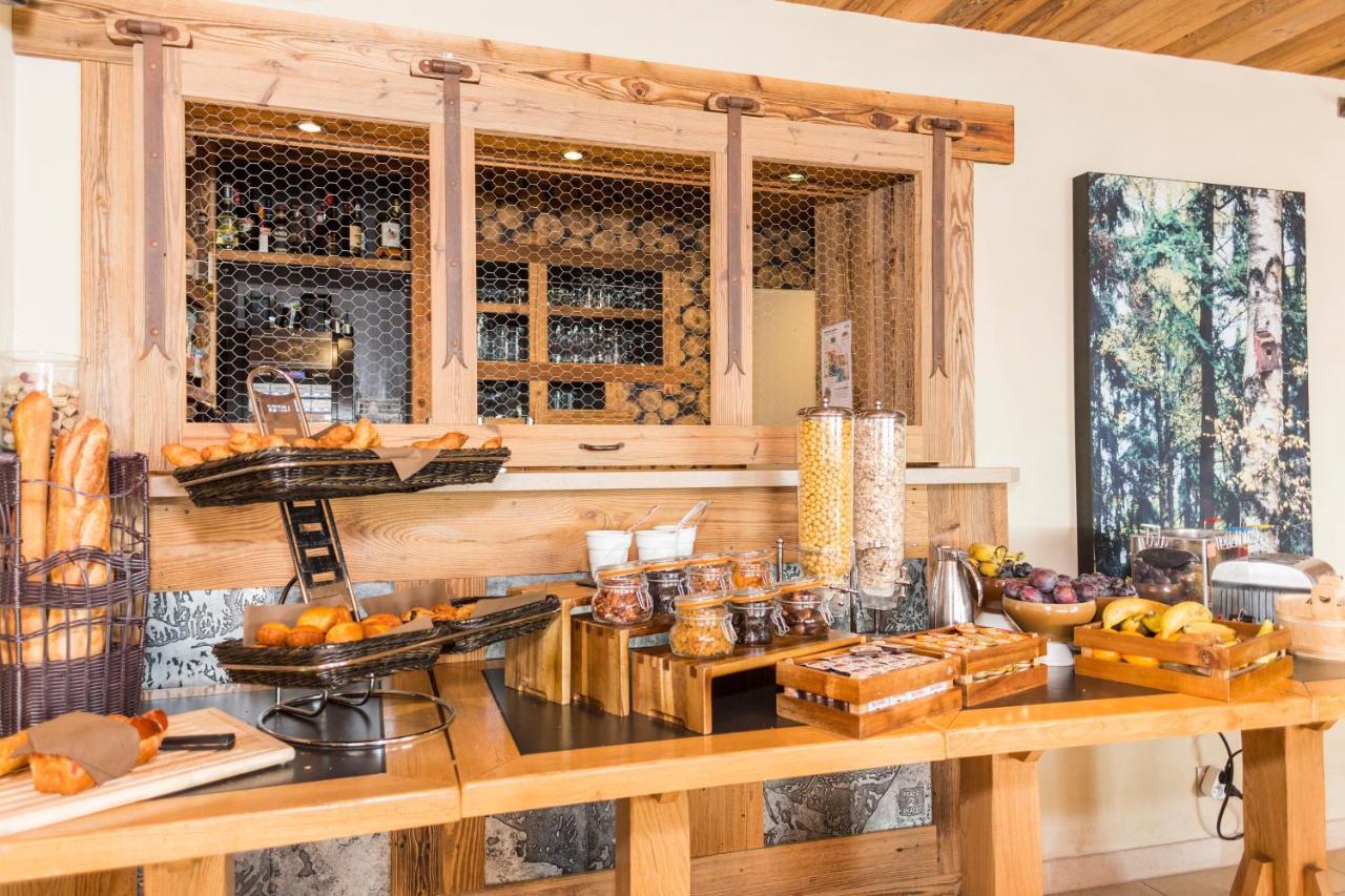 Hotel-Restaurant Bois Joly Crozet Zewnętrze zdjęcie